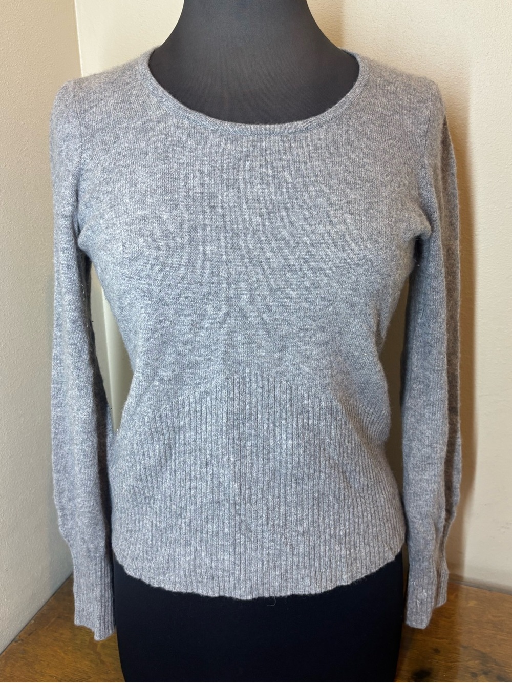 U-Knit Pure Cashmere Classic Women's Crewneck Sweater, Gray, puff sleeve, Med
